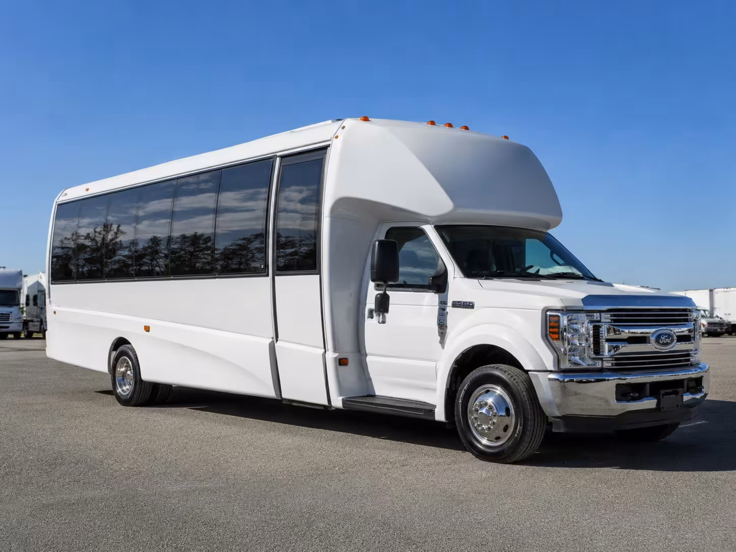 chino minibus rentals to disneyland and universal studios