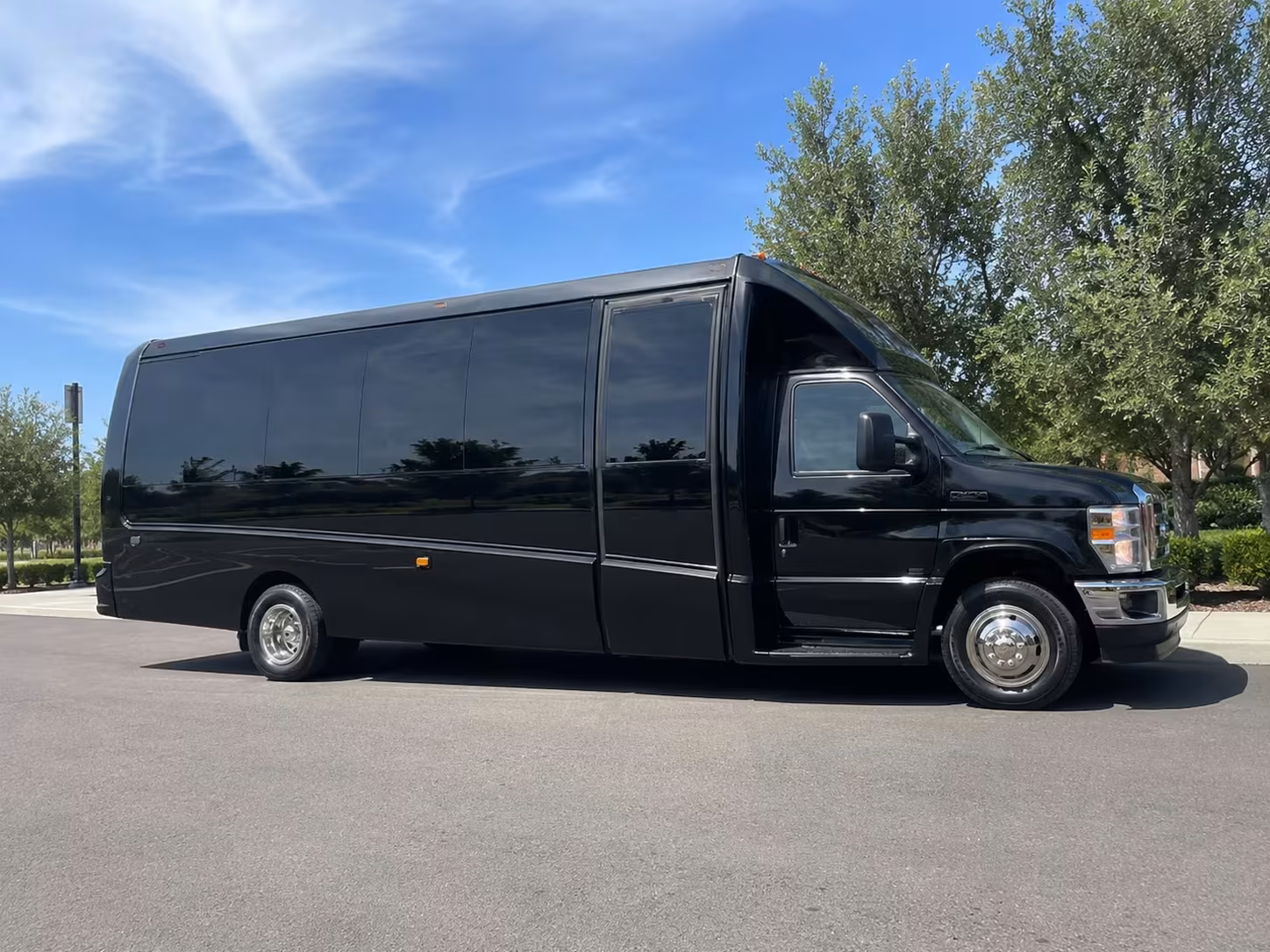 chino minibuses and motorcoaches for large group airport trips